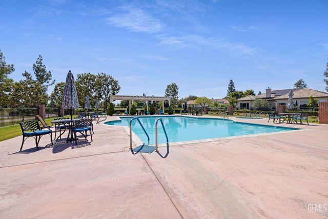 2401 Snowdrop Drive, Bakersfield, CA 93311