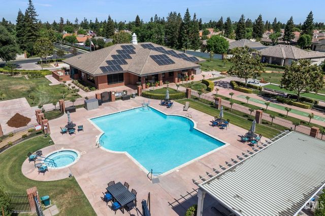 2401 Snowdrop Drive, Bakersfield, CA 93311