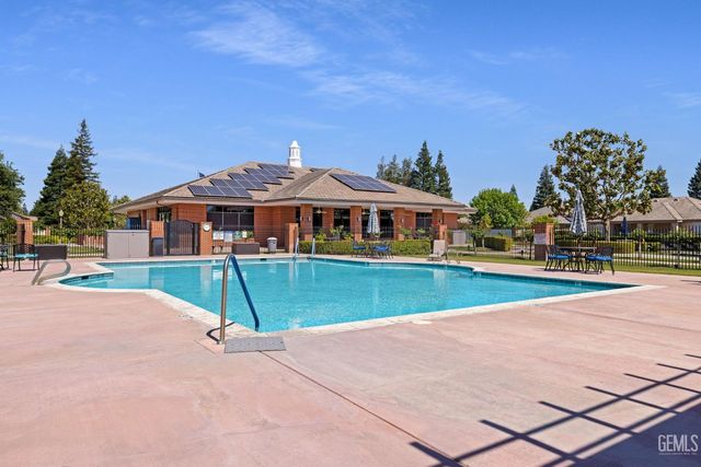 2401 Snowdrop Drive, Bakersfield, CA 93311