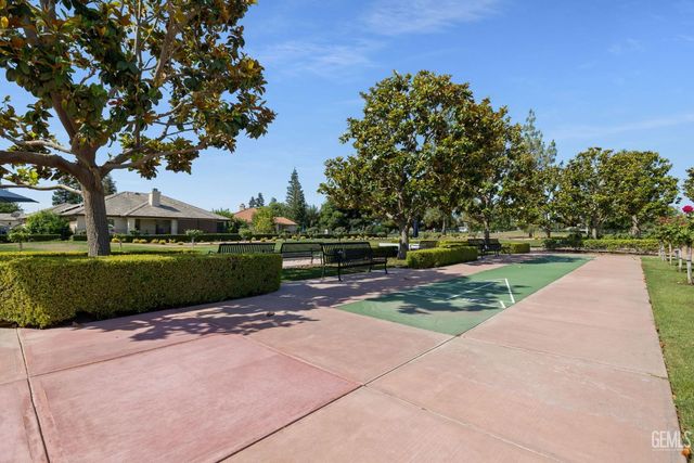 2401 Snowdrop Drive, Bakersfield, CA 93311