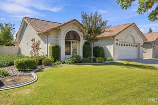 2401 Snowdrop Drive, Bakersfield, CA 93311