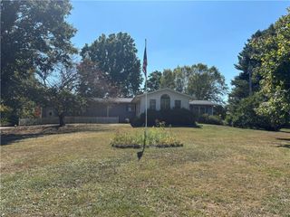 2824 Saxe Road, Mogadore, OH 44260