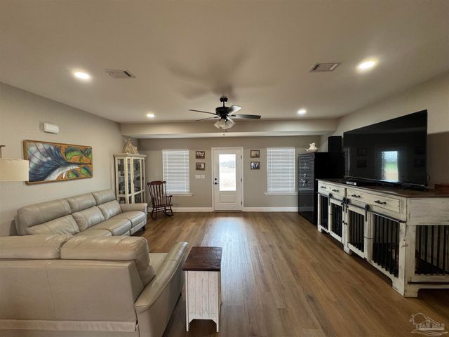 2360 Trudy Ln, Jay, FL 32565