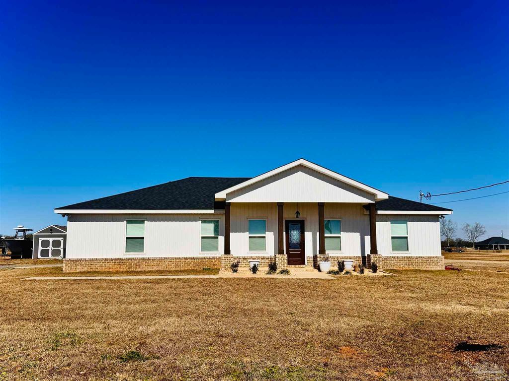 2360 Trudy Ln, Jay, FL 32565