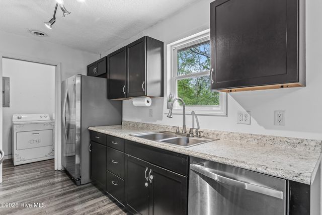 207 Winter Place, Jacksonville, NC 28540