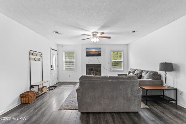 207 Winter Place, Jacksonville, NC 28540