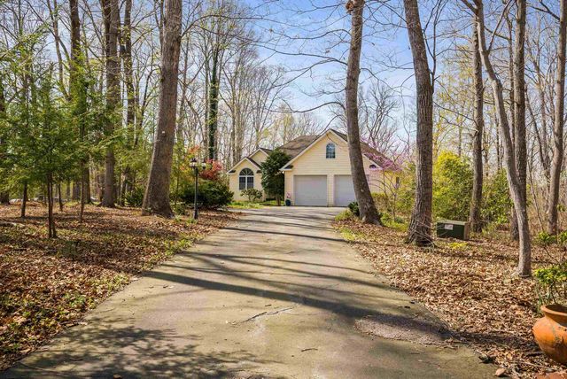 553 HIDDEN VALLEYS RD, Palmyra, VA 22963