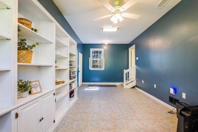 553 HIDDEN VALLEYS RD, Palmyra, VA 22963