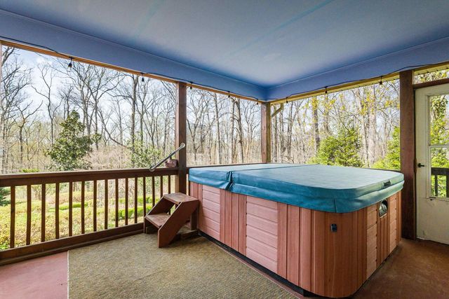 553 HIDDEN VALLEYS RD, Palmyra, VA 22963