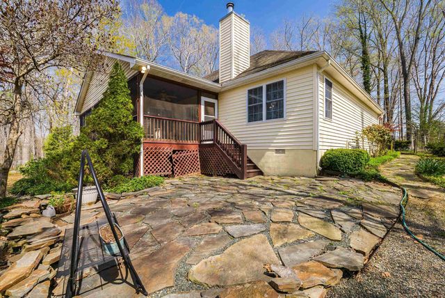 553 HIDDEN VALLEYS RD, Palmyra, VA 22963