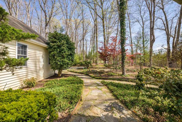 553 HIDDEN VALLEYS RD, Palmyra, VA 22963