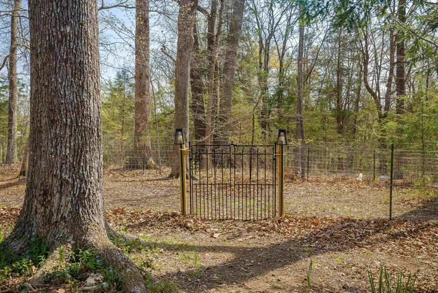 553 HIDDEN VALLEYS RD, Palmyra, VA 22963