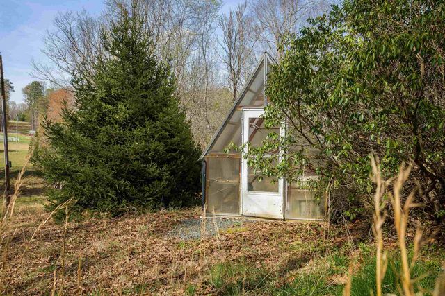 553 HIDDEN VALLEYS RD, Palmyra, VA 22963