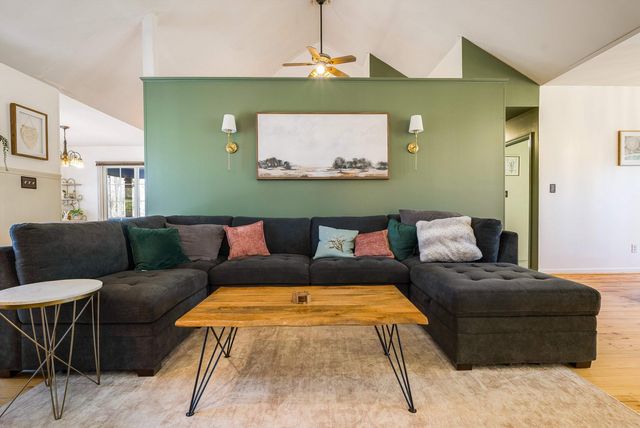553 HIDDEN VALLEYS RD, Palmyra, VA 22963