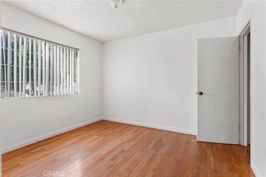 Image 12 of property listing at 272 S Burlington, Los Angeles, CA 90057
