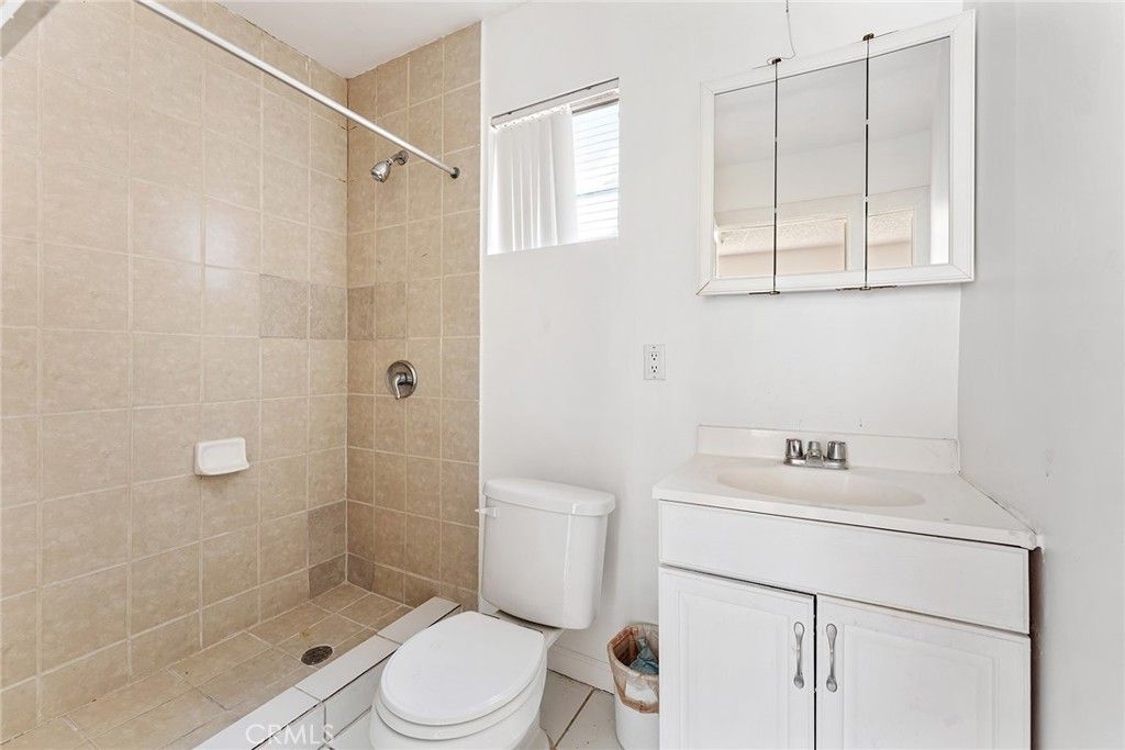 Image 14 of property listing at 272 S Burlington, Los Angeles, CA 90057