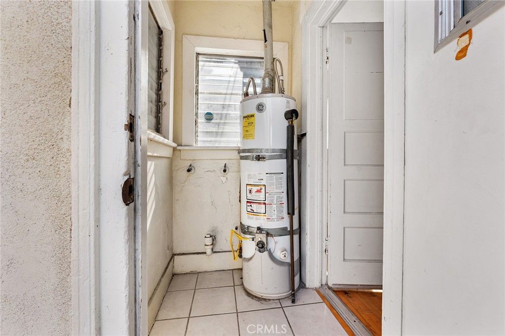 Image 15 of property listing at 272 S Burlington, Los Angeles, CA 90057