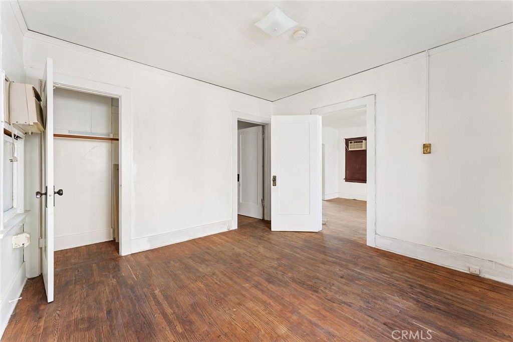 Image 18 of property listing at 272 S Burlington, Los Angeles, CA 90057