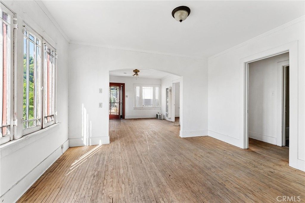 Image 19 of property listing at 272 S Burlington, Los Angeles, CA 90057