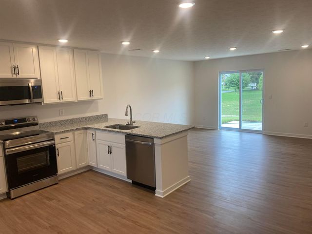 1451 Begonia Drive S, Grove City, OH 43123