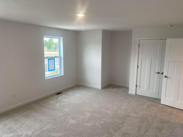 1451 Begonia Drive S, Grove City, OH 43123