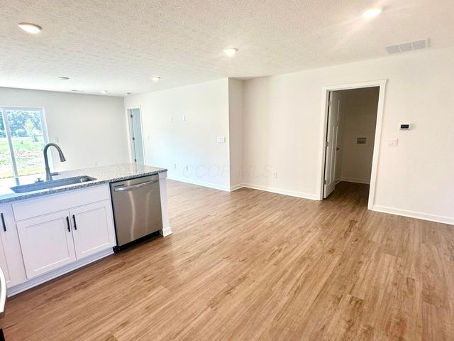 1451 Begonia Drive S, Grove City, OH 43123