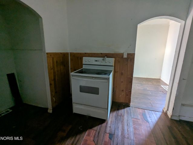 21 Banks Street, Toledo, OH 43609