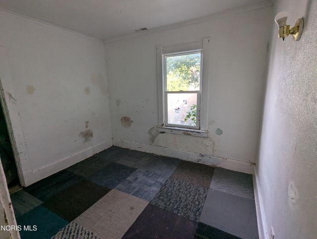 21 Banks Street, Toledo, OH 43609