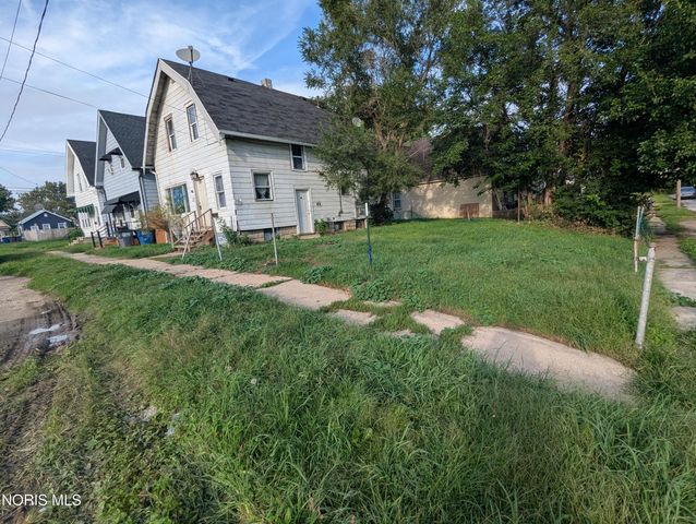 21 Banks Street, Toledo, OH 43609