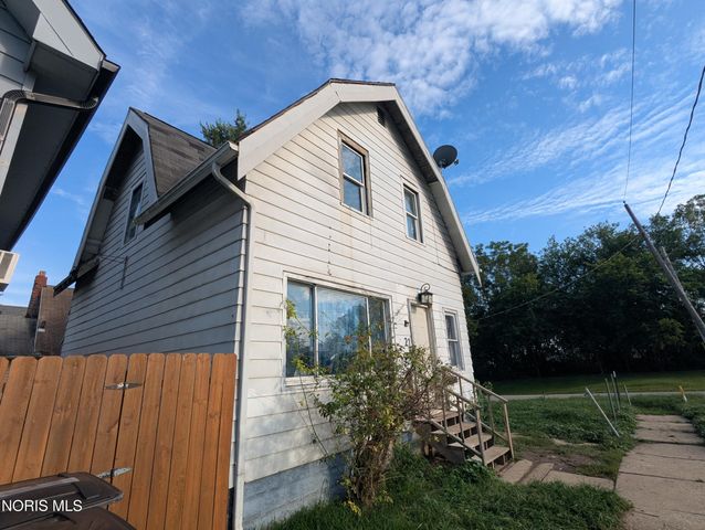 21 Banks Street, Toledo, OH 43609