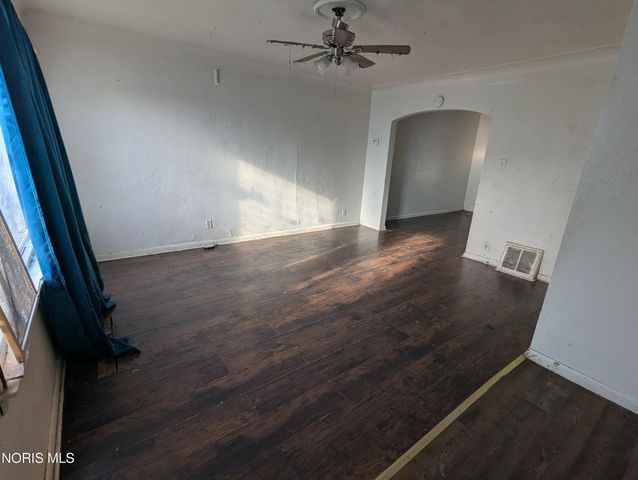 21 Banks Street, Toledo, OH 43609