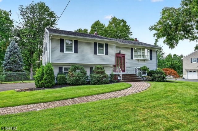 105 VICTORIA DRIVE, Clark Twp., NJ 07066