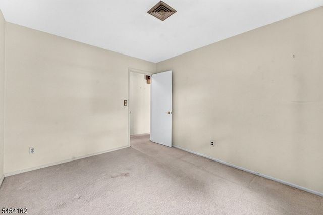 105 VICTORIA DRIVE, Clark Twp., NJ 07066