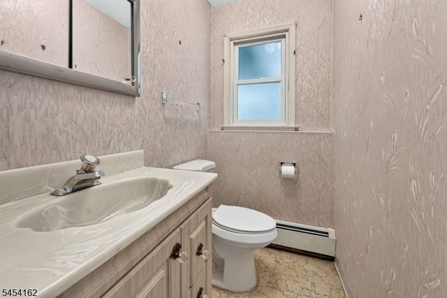 105 VICTORIA DRIVE, Clark Twp., NJ 07066
