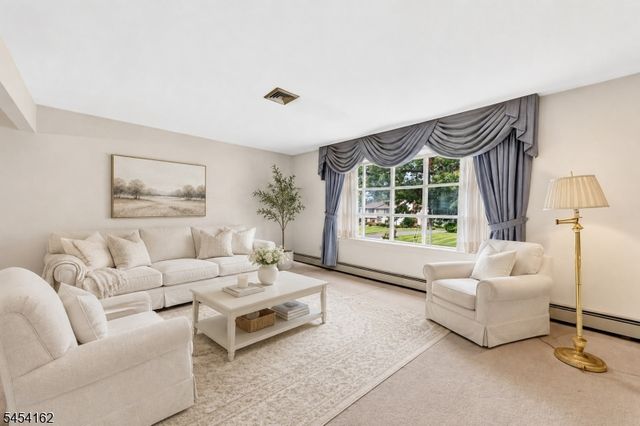 105 VICTORIA DRIVE, Clark Twp., NJ 07066
