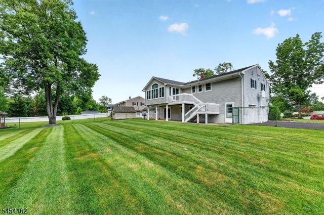 105 VICTORIA DRIVE, Clark Twp., NJ 07066