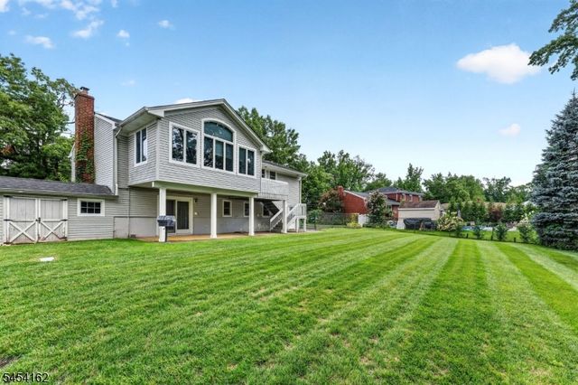 105 VICTORIA DRIVE, Clark Twp., NJ 07066