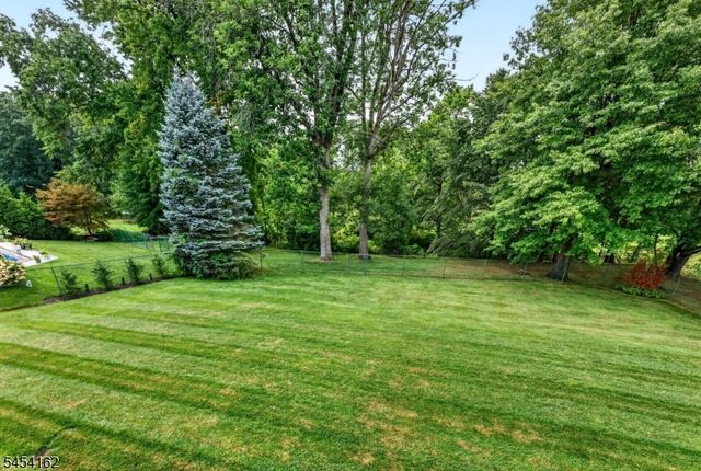 105 VICTORIA DRIVE, Clark Twp., NJ 07066