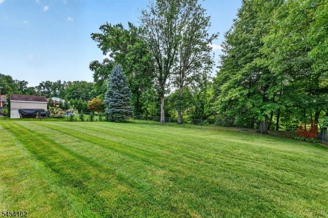 105 VICTORIA DRIVE, Clark Twp., NJ 07066