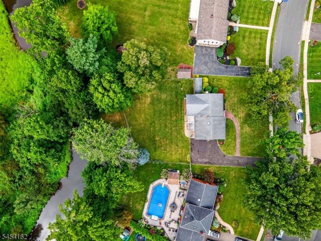105 VICTORIA DRIVE, Clark Twp., NJ 07066