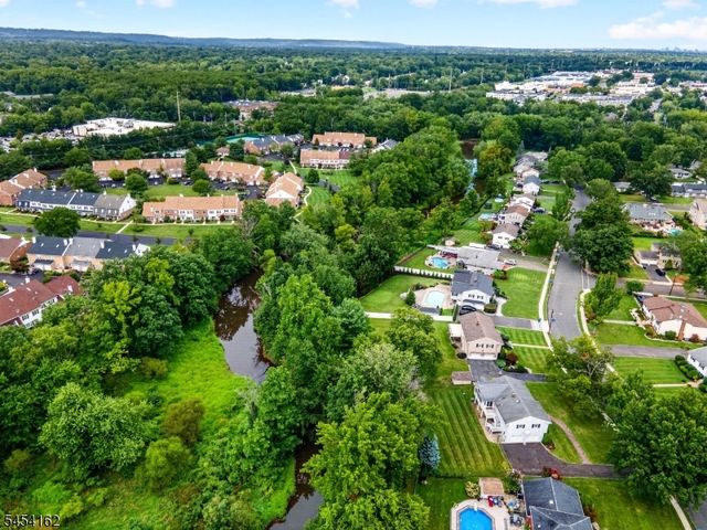 105 VICTORIA DRIVE, Clark Twp., NJ 07066