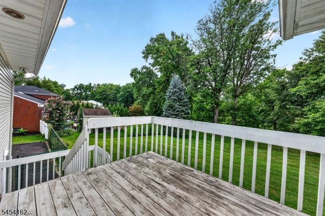 105 VICTORIA DRIVE, Clark Twp., NJ 07066