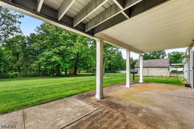 105 VICTORIA DRIVE, Clark Twp., NJ 07066