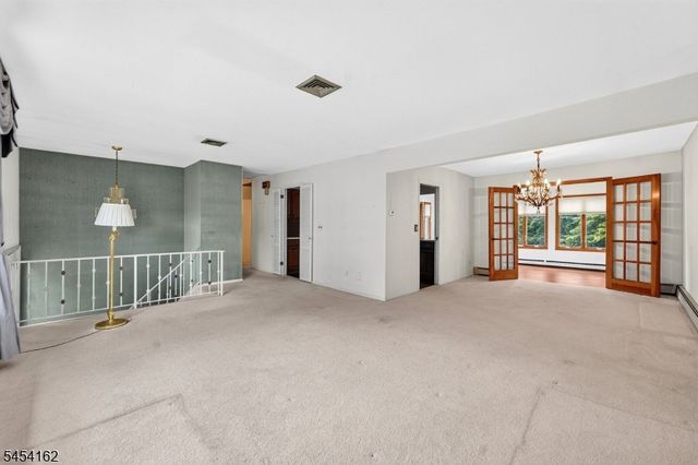 105 VICTORIA DRIVE, Clark Twp., NJ 07066