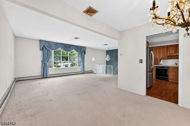 105 VICTORIA DRIVE, Clark Twp., NJ 07066