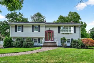 105 VICTORIA DRIVE, Clark Twp., NJ 07066