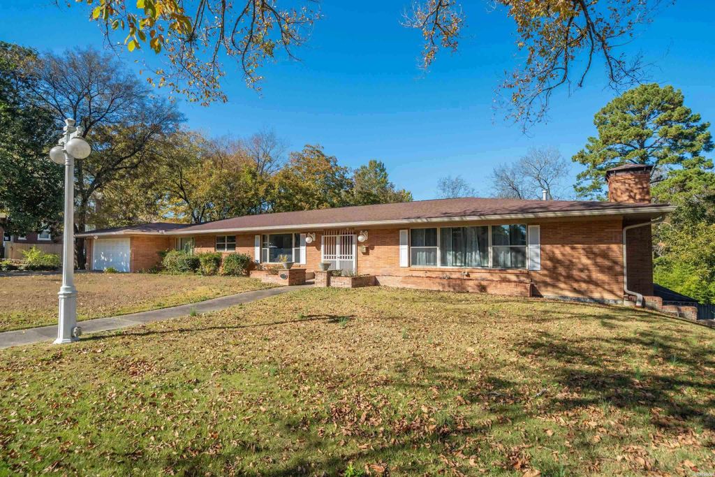 107 Trivista Left, Hot Springs, AR 71901
