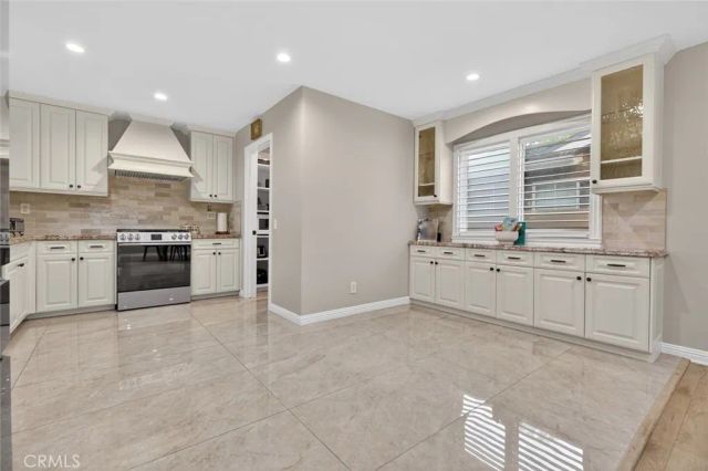 16751 Londelius, Northridge, CA 91343