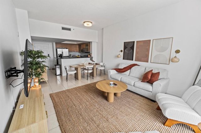 140 S Dixie Highway 823, Hollywood, FL 33020