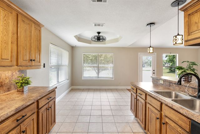 125 Meadow Heath Drive, Gun Barrel City, TX 75156